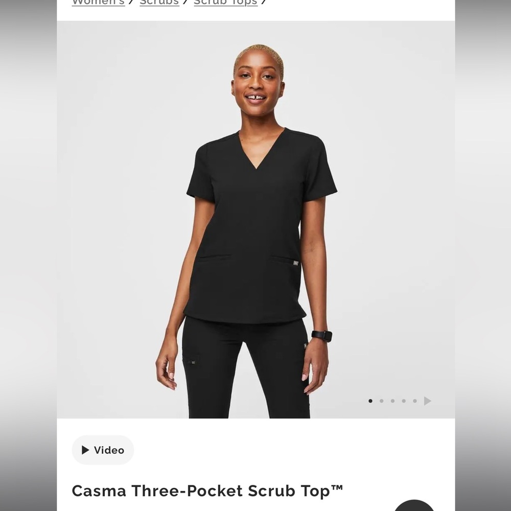 Casma Three-Pocket Scrub Top